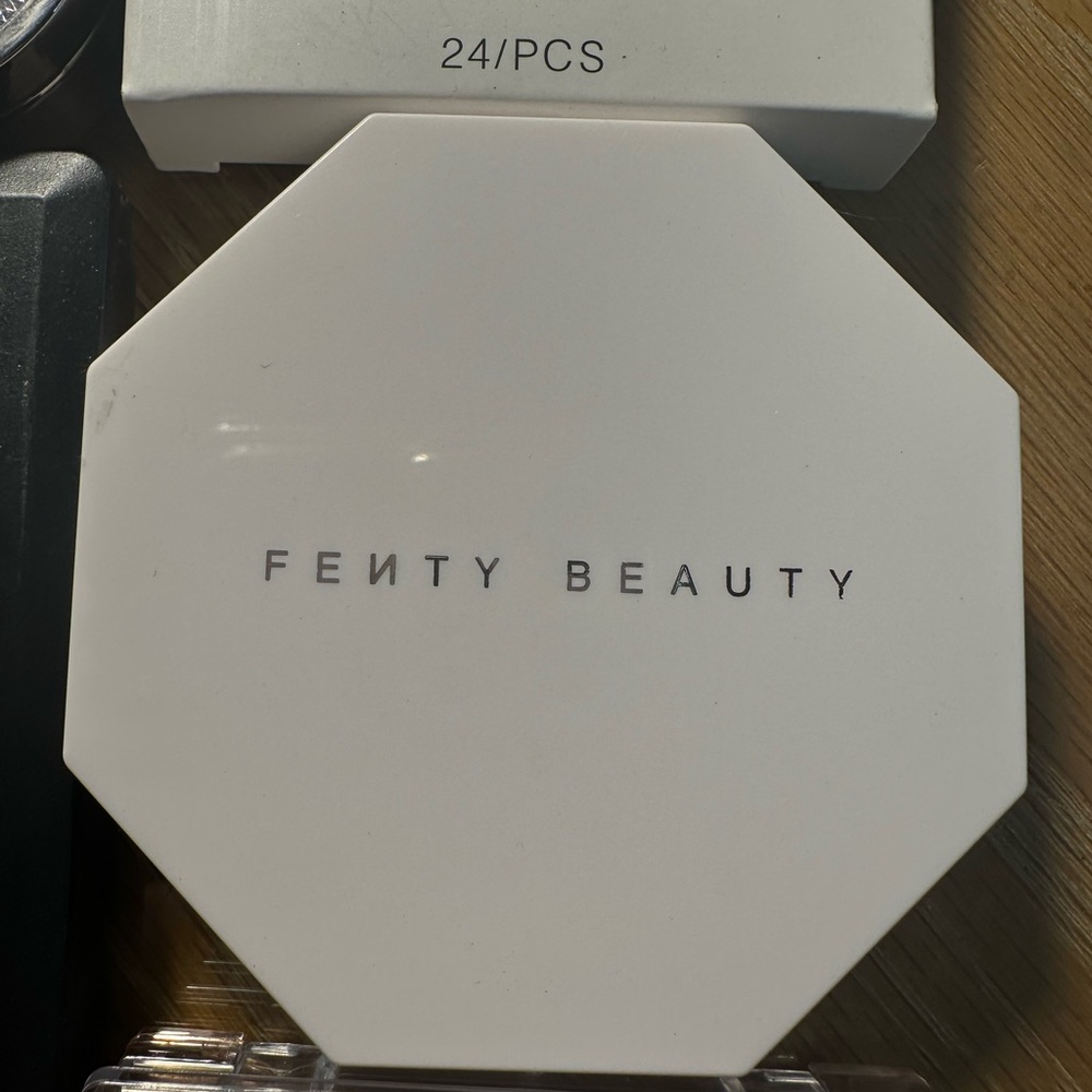 Makeup bundle - Picture 2 of 9